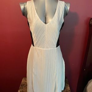 Armani Exchange A|X S/P Black & Off White V-Neck Strapless Knee Length Dress